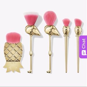 NWOT Lets flamingle brush set makeup by tarte
